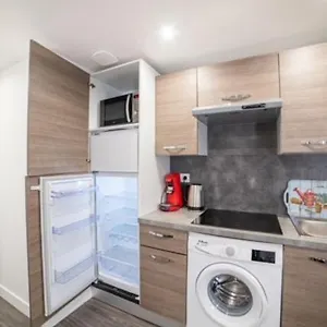 Ensoleillee Lyon Eurexpo , Proche Stade Appartement